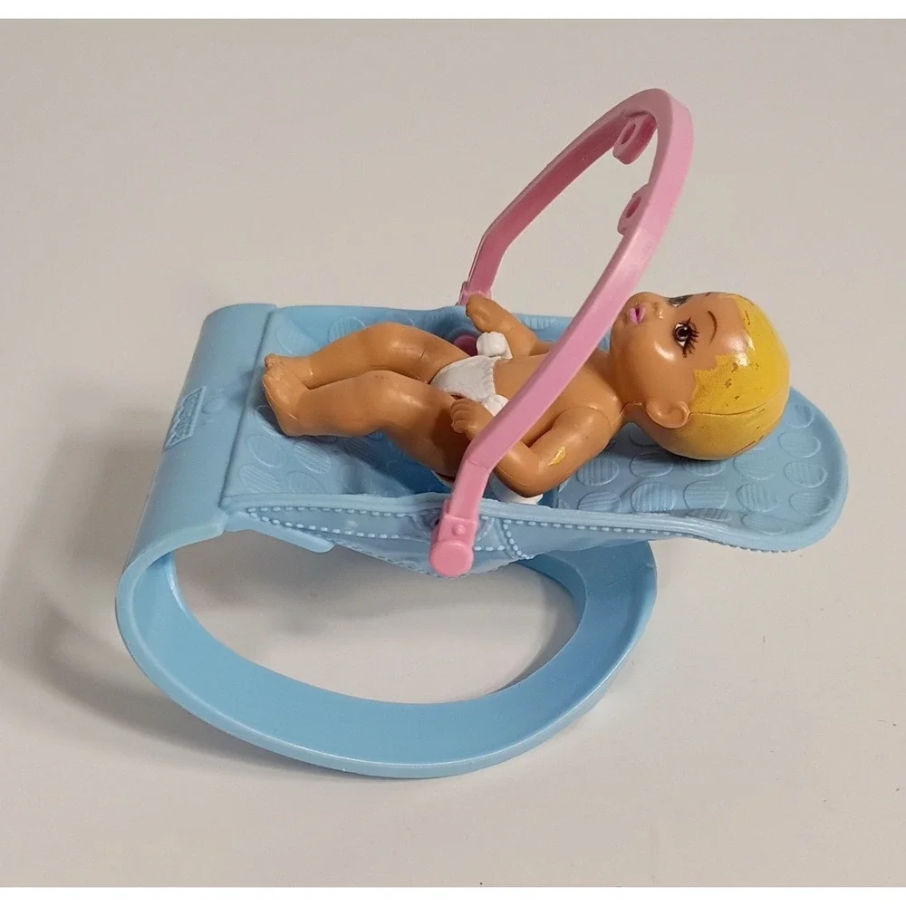 Fisher-Price Doll's House, Baby In Rocking Chair Bouncer Seat, Nursery‎ Baby
